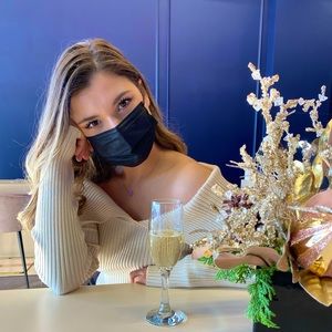 Meet your Posher, Yuliya